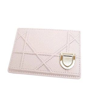 Diorama Bag Ice Pink Lambskin SHW Size 25×15.5×7.5 cm Adjustable Chain drop  49-53 cm Disclaimer : Luxury authenticbag is not associated…